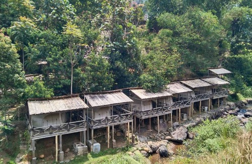 Bandung Cabin | Metaglamp