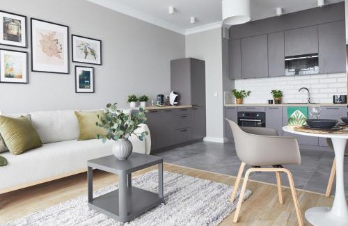 Ursynow Apartment | Metro Imielin Apartments by BookingHost