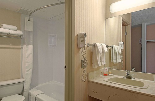 Banff Trail Hotel | Metro Inn Calgary Northwest