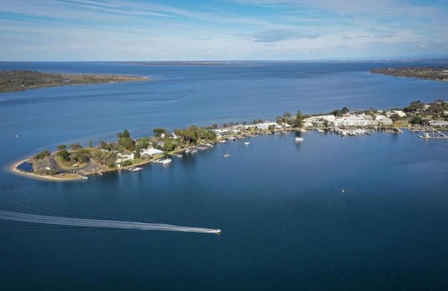 Metung Apartment | Metung Akora 2Bdrm Apartment 2 Pets and Boats welcome