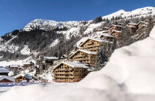 Le Grand-Bornand Apartment | MGM Hotels & Residences - Residence Le Roc des Tours * - Prestige 3-Room Apartment for 6 People with Mountain View