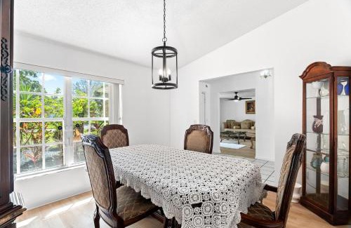 Interchange Square House | Mi Casa in Palm Bay