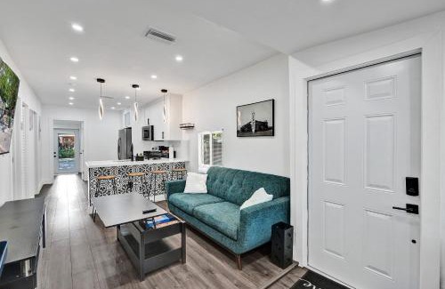 Liberty City House | Miami Heart Retreat, Stylish & Central With Games