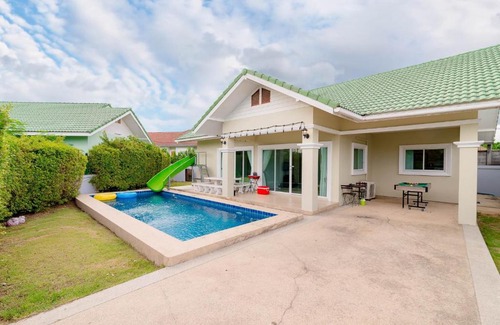 Hua Hin Villa | Miami Hua-Hin Private Pool Villa from beach 8km