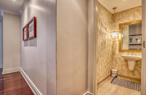 Sandown Apartment | Micheal Angelo towers