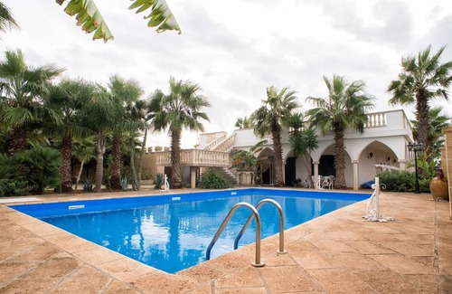 Torre Suda Villa | Michelle House, villa with swimming pool a few steps from the sea