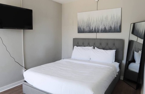 Nashville Hotel | Micro Motel 1 Bed! Su