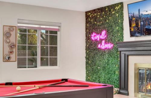 Spring Valley House | MidCentury Modern Home with Pool 10 Min to Strip Great for Family