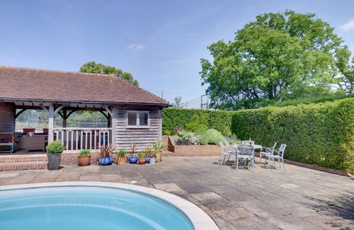 Leigh House | Middle Barn - One Bedroom House, Sleeps 2