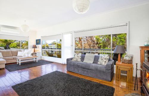Culburra Beach House | Middle Sea Pet Friendly 5 Mins Walk to Beach