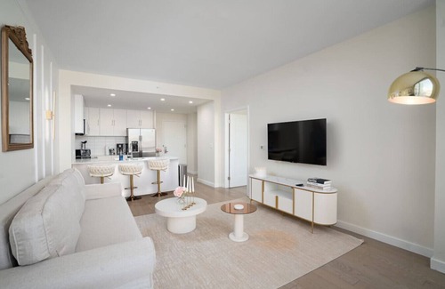 Hoboken Apartment | Midtown View - Minutes to City