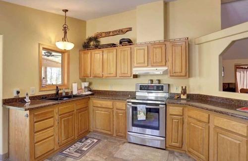 Deadwood Cabin | Midway Meadows