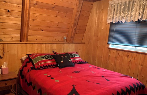 Midway Cabin | Midway Treehouse Cabin