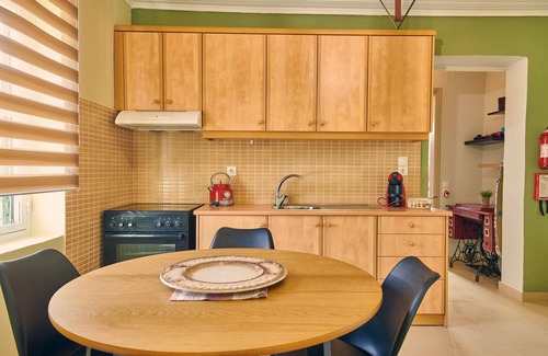 Fiolitis House | Mika's Valley View House