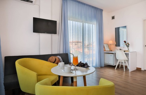 Larnaca City Centre Hotel | Mikes Kanarium Hotel