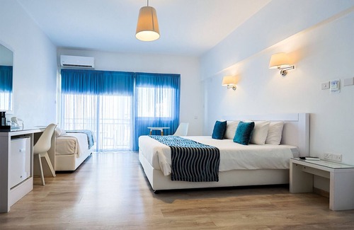 Larnaca City Centre Hotel | Mikes Kanarium Hotel