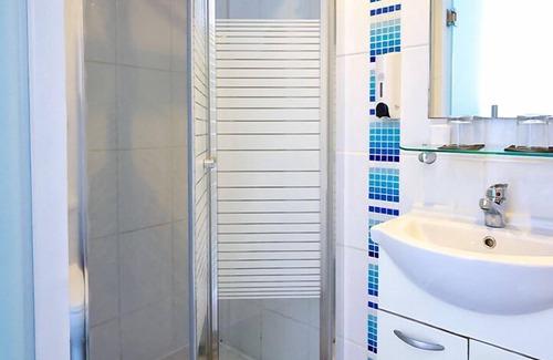 Larnaca City Centre Hotel | Mikes Kanarium Hotel