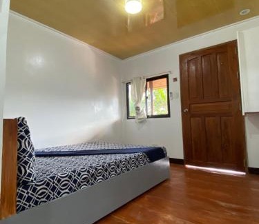 Port Barton Hotel | MiL's Hillside Tourist Inn