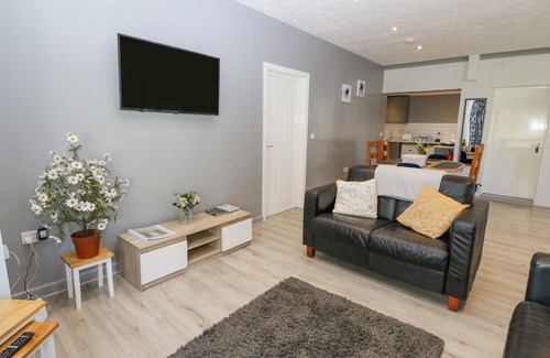 Garn Fadryn Cottage | MILL HOUSE COTTAGE, family friendly, with a garden in Sarn Meyllteyrn