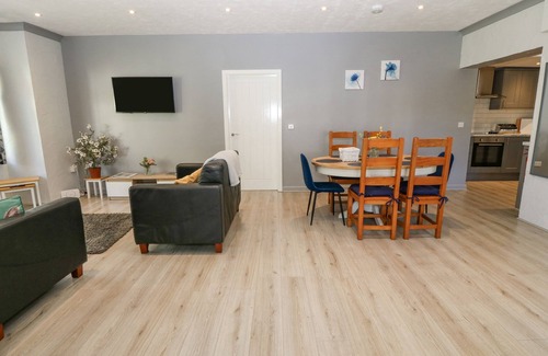 Garn Fadryn Cottage | MILL HOUSE COTTAGE, family friendly, with a garden in Sarn Meyllteyrn