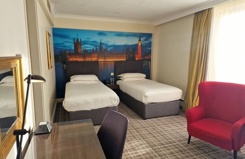 Courtfield Hotel | Millennium Hotel and Conference Centre Gloucester London