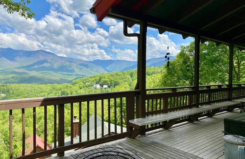 Chalet Village Ski Chalet | Million Dollar Full Mt LeConte/Tram View - Ask About 1 Bedroom Option