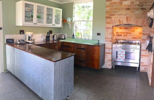 Milton House | Milton - Donovans Cottage, 1870 - dog friendly