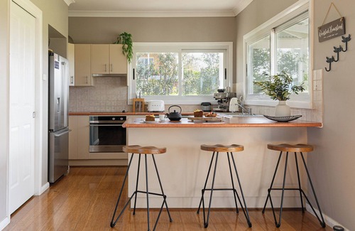 Woodstock House | Milton Luxury Retreat with NEW POOL just minutes from amazing beaches