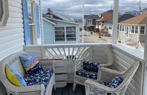 Point Pleasant Beach House | MIN2 | Beachside 1st Flr Unit, 4BRs 1 ba, street parking, amazing location!