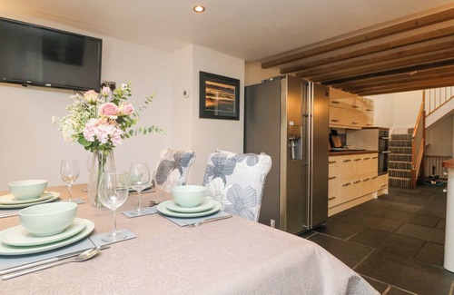Troon House | MINER'S REST, pet friendly, character holiday cottage in Troon