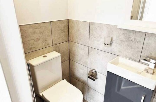 Harlesden Apartment | Minet Gardens RM 1