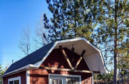 Champion Cabin | Mini Cabin Tucked Away in Moose Country