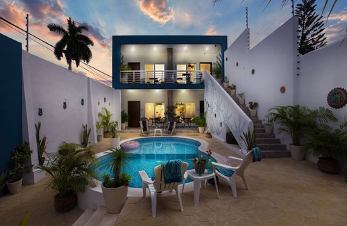 Colonia Centro Villa | Mini-Resort Villa in Cozumel, Pool, Beach Walk, and Fast Wi-Fi.