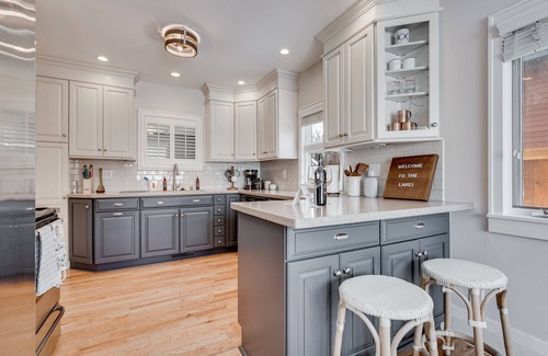 Tonka Bay House | MINNeSTAY* Lakefront Cottage | Excelsior Bay | Dock