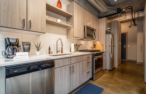 Warehouse District Apartment | MINNeSTAY* Sable 305 North Loop | Modern | Fun