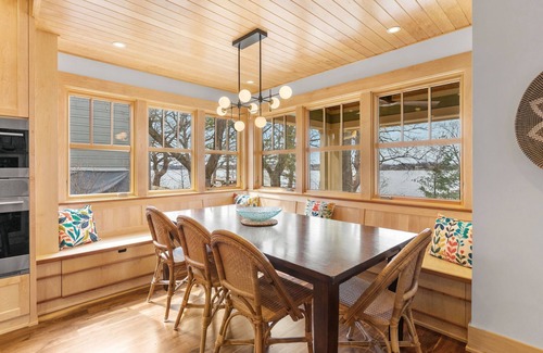 Shoreview House | MINNeSTAY* Turtle Lake Cottage | Lakefront