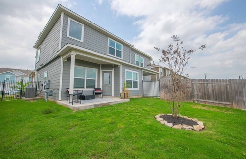 Stony Ridge North House | Minute from Austin Airport Del Valle