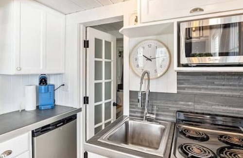 Draper House | Minuteman Nook | Tiny Home | Pool | 25 Mins to SLC