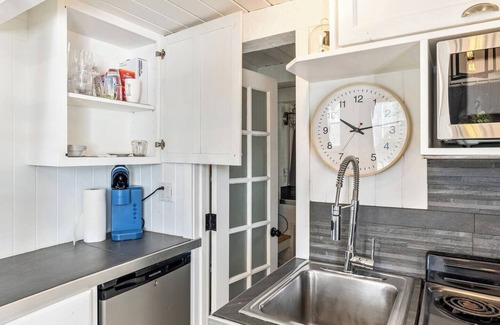 Draper House | Minuteman Nook | Tiny Home | Pool | 25 Mins to SLC