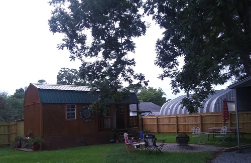 Charleston Cabin | Minutes away from downtown Charleston and Folly Beach!