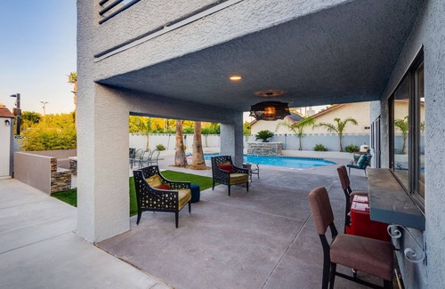 McNeil Estates House | Minutes away from Las Vegas downtown and strip, phenomenal home.