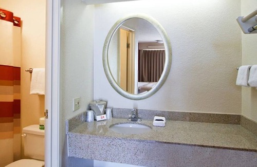 Bowmansville House | Minutes from Buffalo Niagara International Airport! Pets are Allowed for FREE!