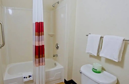 Bowmansville House | Minutes from Buffalo Niagara International Airport! Pets are Allowed for FREE!