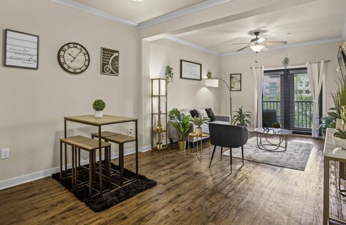 Deerwood Apartment | Minutes from Mayo Clinic w/pool, gym and games