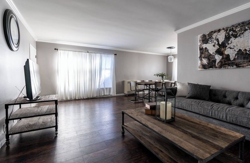 Mid-Wilshire Apartment | Miracle- Mile Beauty!