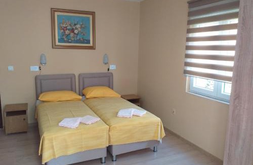 Velji Vinogradi Apartment | Mirko Apartments Budva