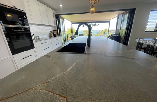 Mirrabooka House | Mirrabooka Magic - Luxury By The Lake