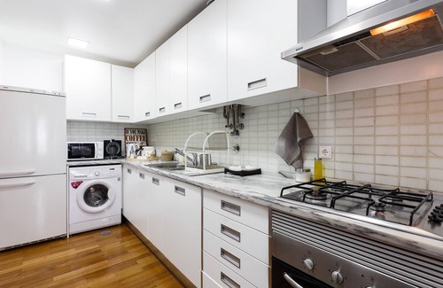Encarnacao Apartment | Misha s Place at Bairro Alto