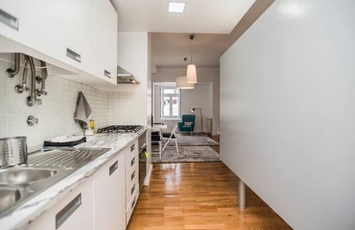 Encarnacao Apartment | Misha s Place at Bairro Alto