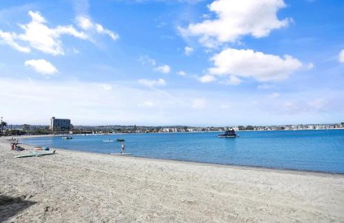 Mission Beach Apartment | Mission Bay Condo - Steps to Sand, Dining, AC, Parking & Shops!